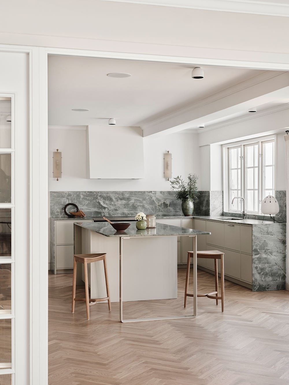 کابینت سفید کلاسیک در شهر تهران 3