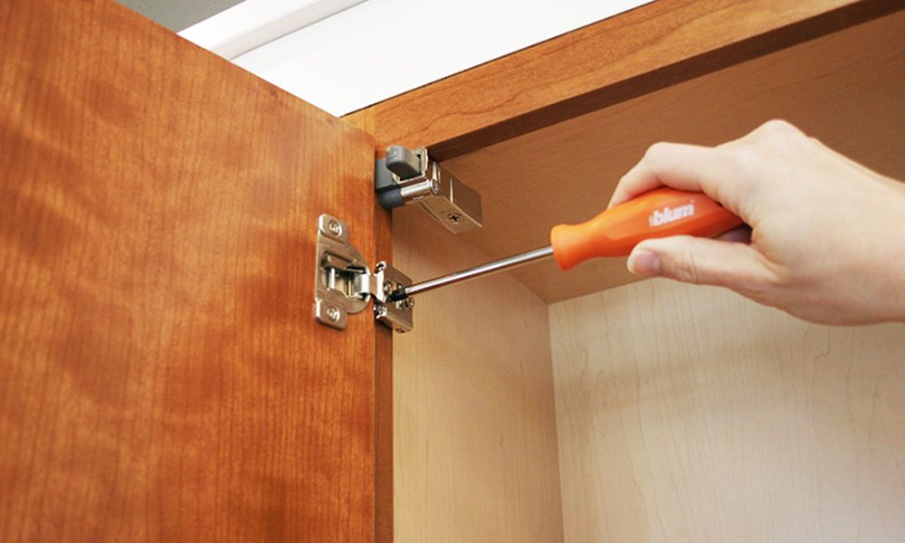 راه‌حل‌های رفع صدای جیرجیر درب کابینت